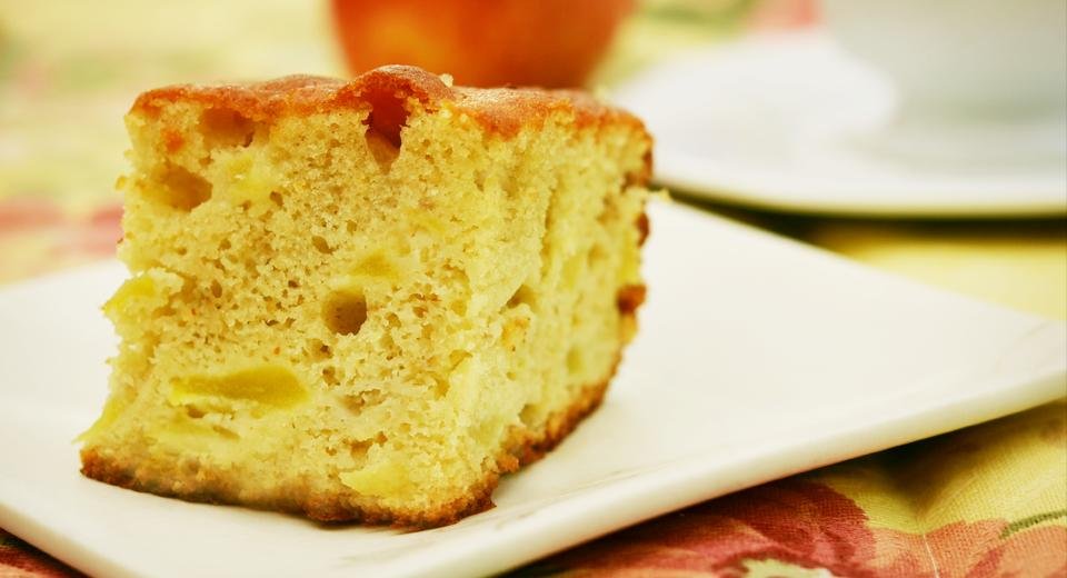 foto da receita Bolo de maçã com casca