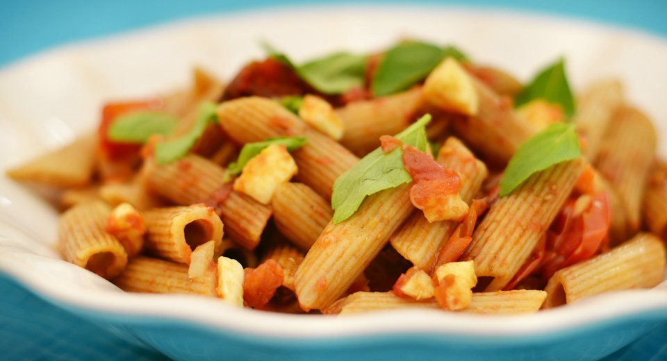 foto da receita Penne integral ao molho de tomates e vinagre balsâmico