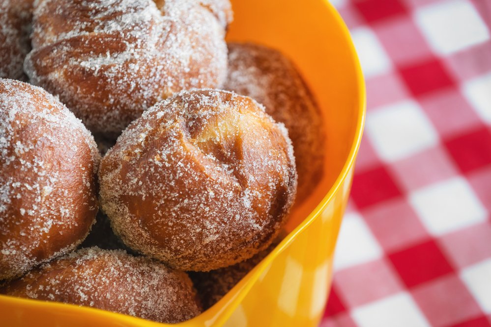 foto da receita Bolinho de chuva assado recheado