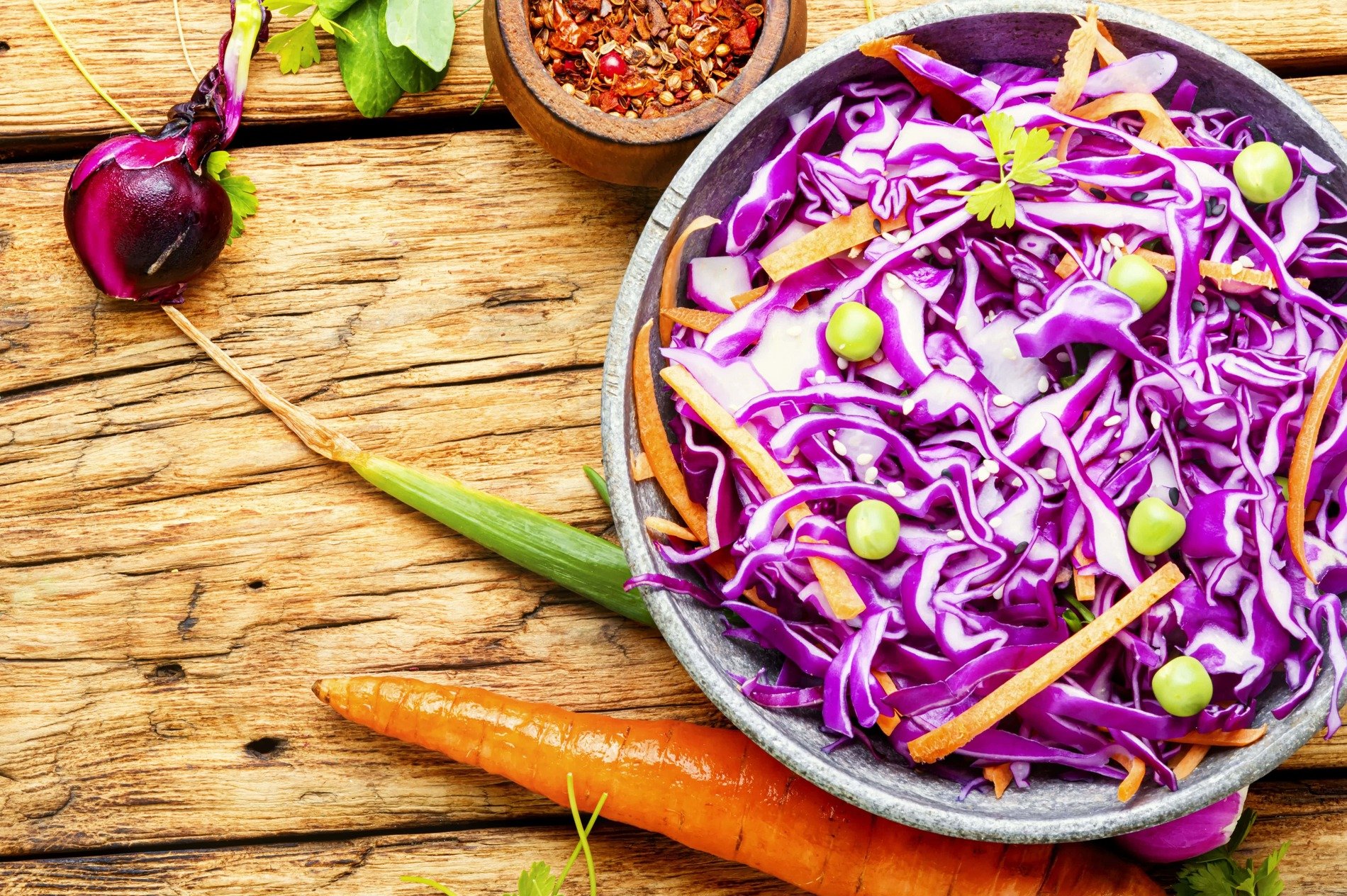 foto da receita Salada de repolho roxo com amêndoas