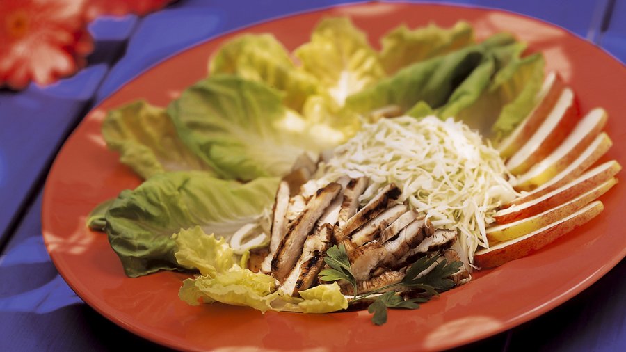 foto da receita Salada de maçã e peito de frango