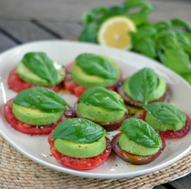 foto da receita Petisco de abacate caprese