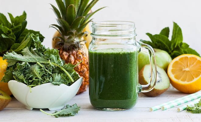 foto da receita Suco bronzeador laranja,   couve e abacaxi