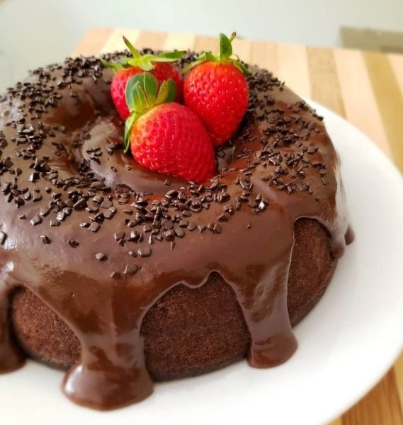 foto da receita Bolo de chocolate low carb com brigadeiro sem açúcar