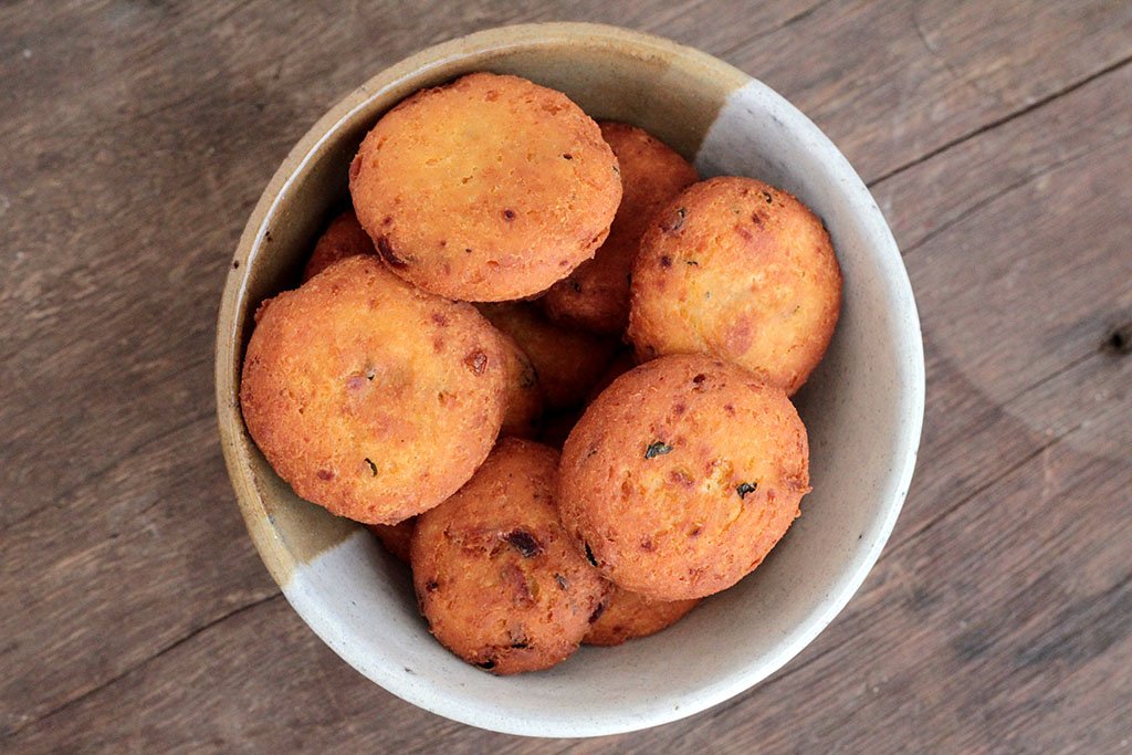 foto da receita Bolinho de grão de bico saudável na airfryer 