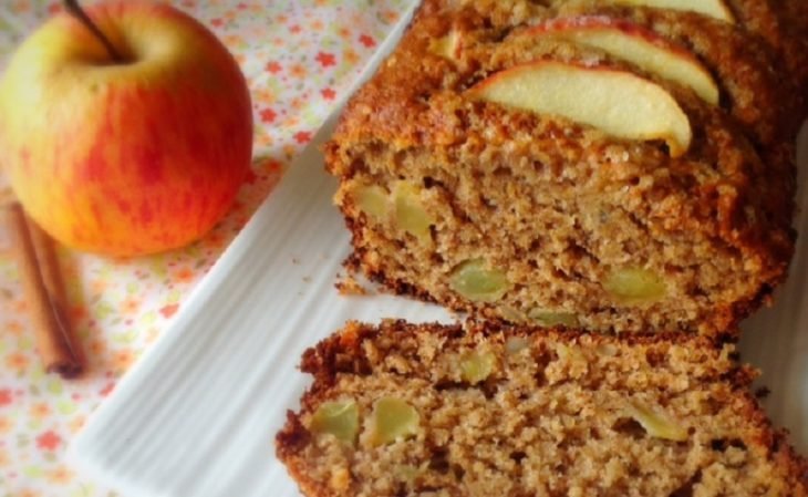 foto da receita Bolo de maçã com canela e chia