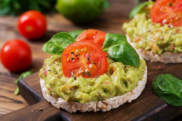 foto da receita Guacamole com bolacha de arroz