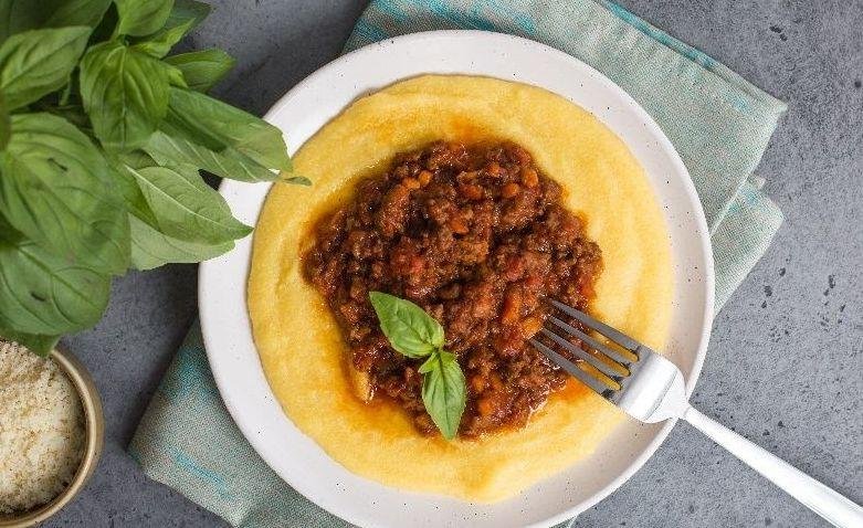 foto da receita Angu com ragu de linguiça